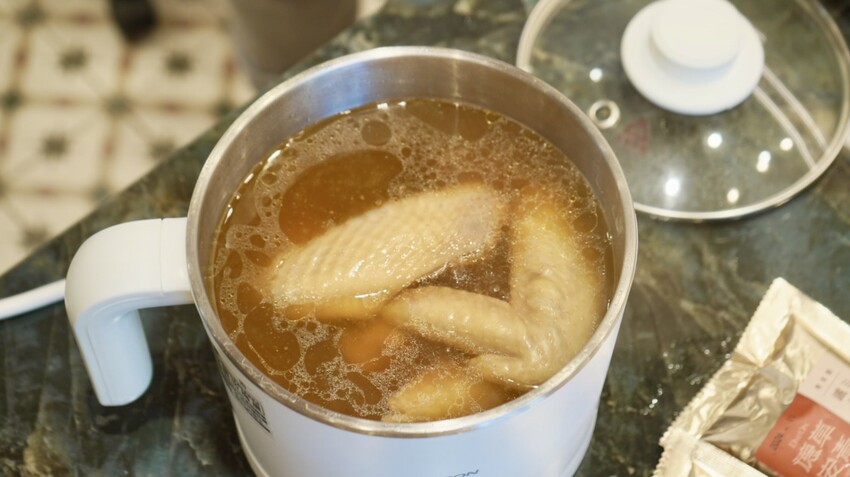 台北市萬華區[台北美食] 德草安青｜龍山寺必喝文青手搖飲！免費求藥籤，抽中請你喝飲料！