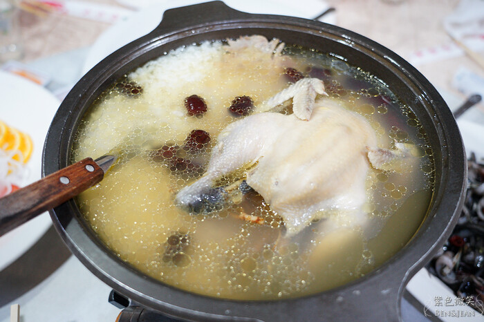 蘇澳必吃海鮮推薦!金媽祖旁的水都活海鮮,40年老字號的海味饗宴。