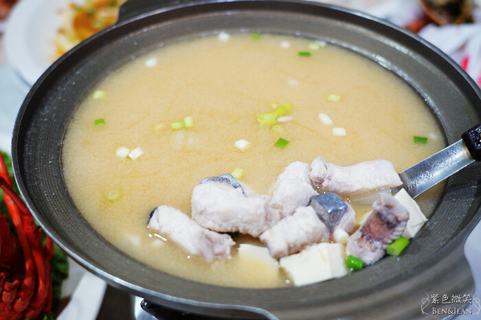 蘇澳必吃海鮮推薦!金媽祖旁的水都活海鮮,40年老字號的海味饗宴。