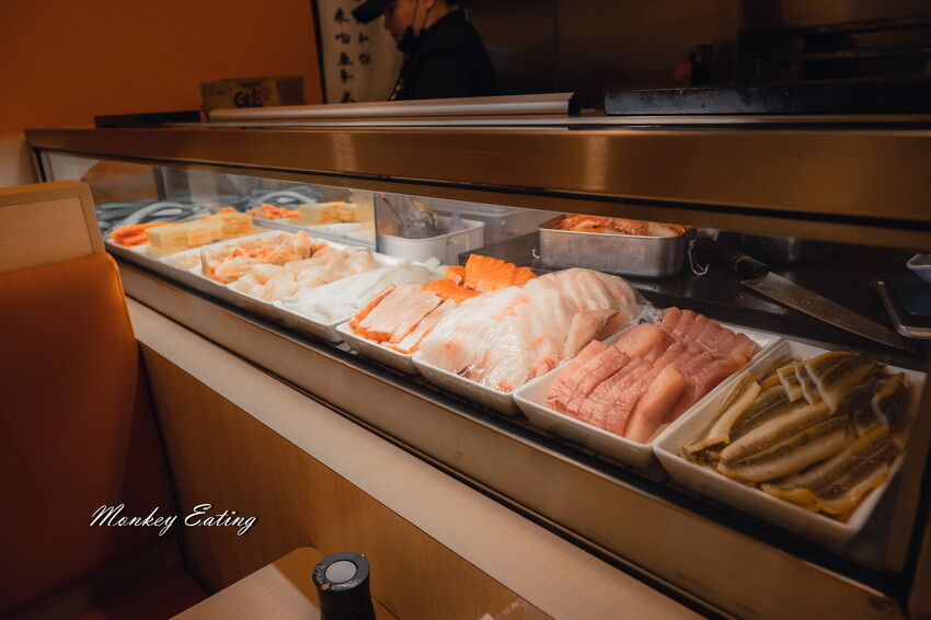 魚和米壽司北屯店│豐原人氣高CP值日本料理進軍大坑!厚切生魚片、奢華海鮮丼、浮誇握壽司都好吃。大坑美食推薦 - 貪吃猴的幻想