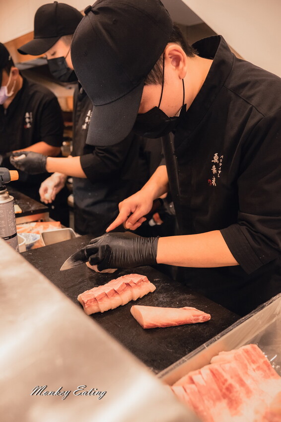 魚和米壽司北屯店│豐原人氣高CP值日本料理進軍大坑!厚切生魚片、奢華海鮮丼、浮誇握壽司都好吃。大坑美食推薦 - 貪吃猴的幻想