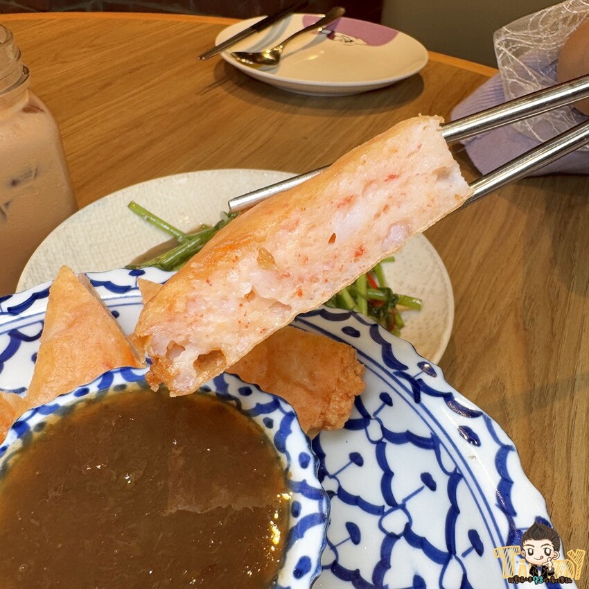 新竹縣竹北市這間可能是最好吃的泰式料理連鎖品牌!2cm厚切月亮蝦餅!黃咖哩軟殼蟹絕對讓你可以吃三碗白飯!-跟著踢小米吃喝玩樂趣