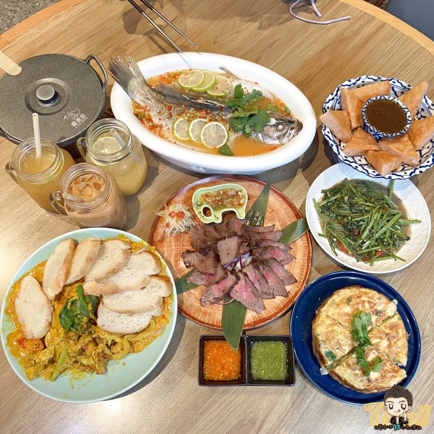 新竹縣竹北市這間可能是最好吃的泰式料理連鎖品牌!2cm厚切月亮蝦餅!黃咖哩軟殼蟹絕對讓你可以吃三碗白飯!-跟著踢小米吃喝玩樂趣
