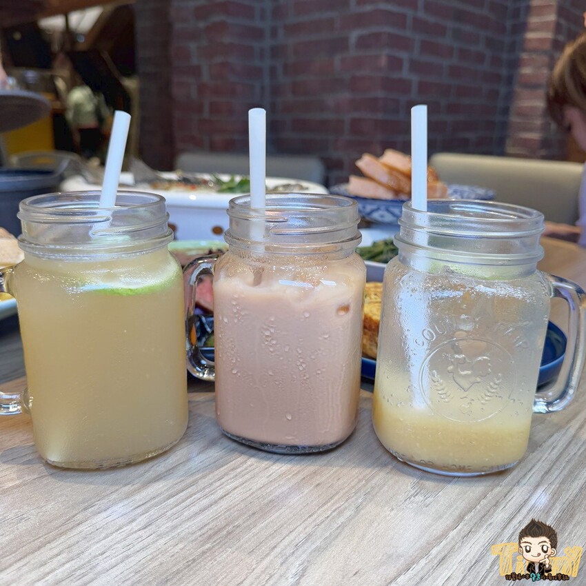 新竹縣竹北市這間可能是最好吃的泰式料理連鎖品牌!2cm厚切月亮蝦餅!黃咖哩軟殼蟹絕對讓你可以吃三碗白飯!-跟著踢小米吃喝玩樂趣