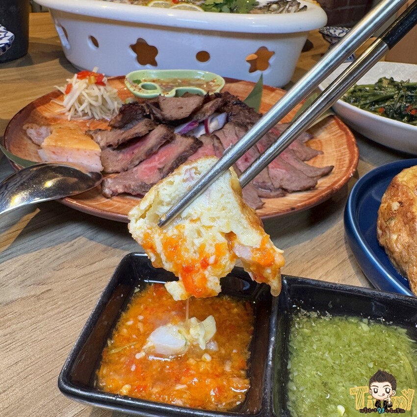 新竹縣竹北市這間可能是最好吃的泰式料理連鎖品牌!2cm厚切月亮蝦餅!黃咖哩軟殼蟹絕對讓你可以吃三碗白飯!-跟著踢小米吃喝玩樂趣
