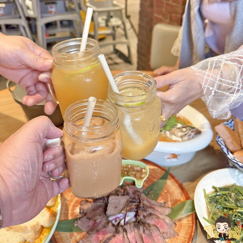 新竹縣竹北市這間可能是最好吃的泰式料理連鎖品牌!2cm厚切月亮蝦餅!黃咖哩軟殼蟹絕對讓你可以吃三碗白飯!-跟著踢小米吃喝玩樂趣