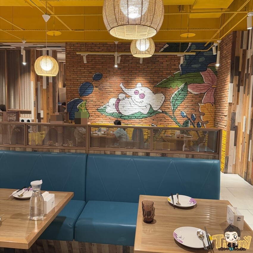 新竹縣竹北市這間可能是最好吃的泰式料理連鎖品牌!2cm厚切月亮蝦餅!黃咖哩軟殼蟹絕對讓你可以吃三碗白飯!-跟著踢小米吃喝玩樂趣