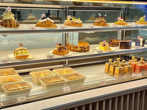 （台北下午茶）Snob café微風南山店～台北最強可頌開新