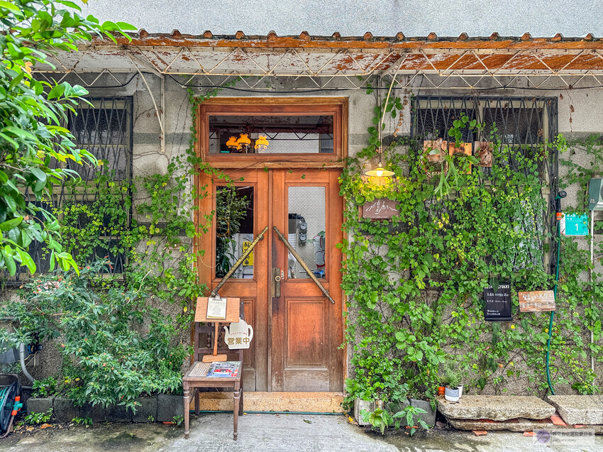 台南昭和復古老宅咖啡廳!「島鹿·喫茶」必吃招牌布丁與炙燒明太子飯糰。 台南昭和復古老宅咖啡廳!「島鹿·喫茶」必吃招牌布丁與炙燒明太子飯糰。