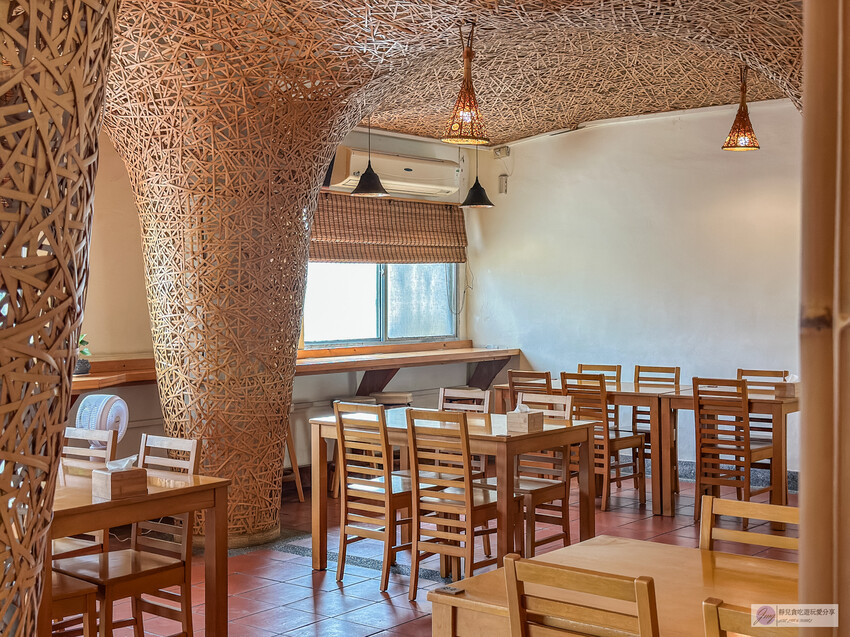 「竹青庭人文空間」隱藏客運裡的餐廳！全台最美竹編造型客運站 在地竹山特色料理。