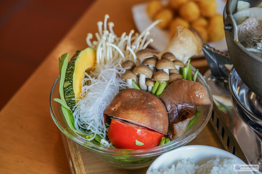 「竹青庭人文空間」隱藏客運裡的餐廳！全台最美竹編造型客運站 在地竹山特色料理。