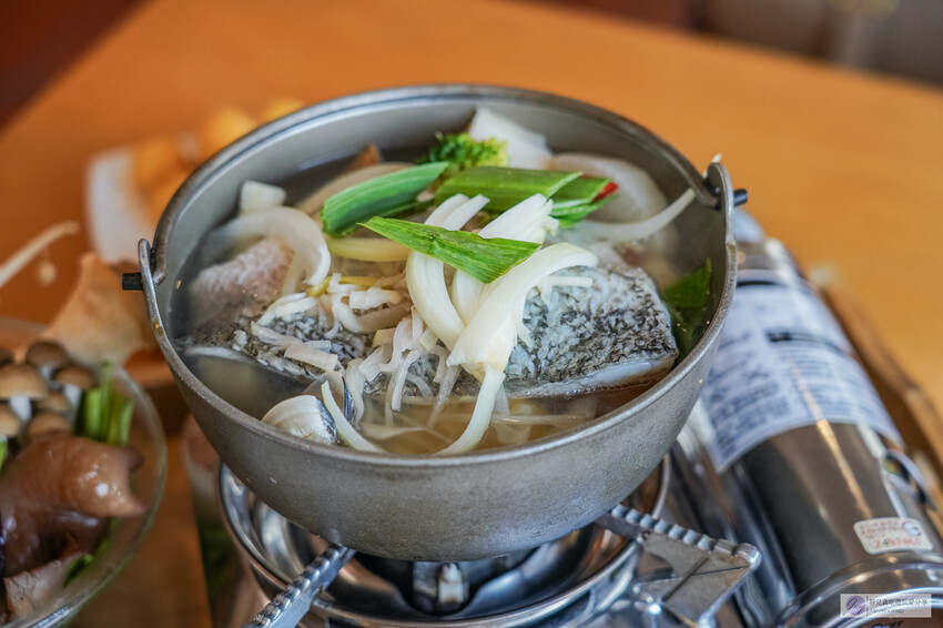 「竹青庭人文空間」隱藏客運裡的餐廳！全台最美竹編造型客運站 在地竹山特色料理。