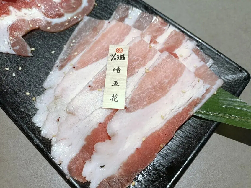 桃園燒肉推薦！「％滋燒肉」套餐選擇豐富，一人也能爽嗑燒肉。