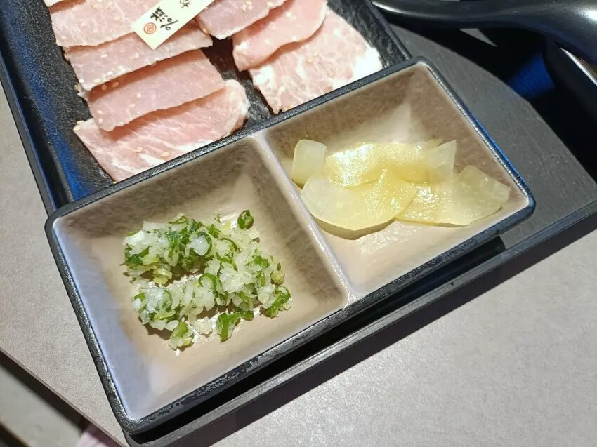 桃園燒肉推薦！「％滋燒肉」套餐選擇豐富，一人也能爽嗑燒肉。