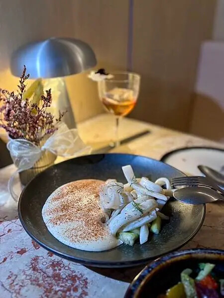 國父紀念館站美食推薦!Ochre Grill & Bar 瑪黑餐酒主打炭火歐陸料理。