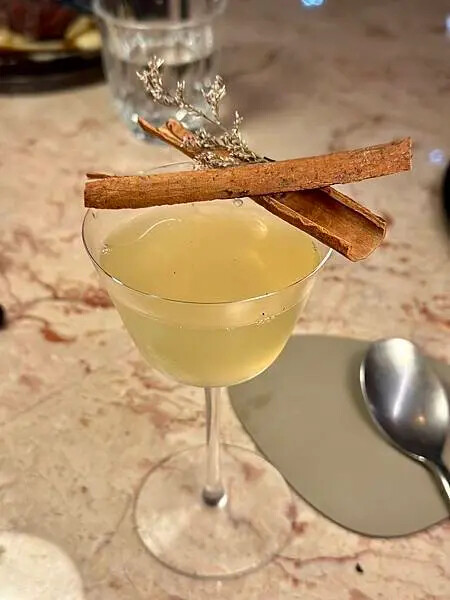 國父紀念館站美食推薦!Ochre Grill & Bar 瑪黑餐酒主打炭火歐陸料理。