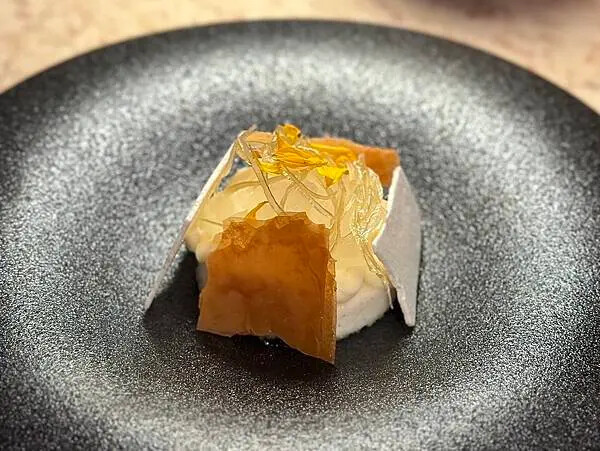 國父紀念館站美食推薦!Ochre Grill & Bar 瑪黑餐酒主打炭火歐陸料理。