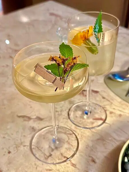 國父紀念館站美食推薦!Ochre Grill & Bar 瑪黑餐酒主打炭火歐陸料理。