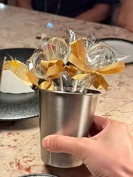 國父紀念館站美食推薦!Ochre Grill & Bar 瑪黑餐酒主打炭火歐陸料理。