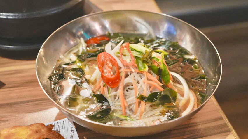 台北市大安區[台北美食] 聚聚韓式原塊烤肉｜隱藏在二樓的道地韓式料理！醬蟹、炸雞、煎餅一次滿足！