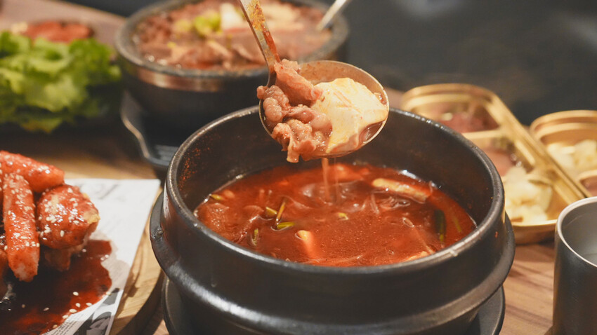 台北市大安區[台北美食] 聚聚韓式原塊烤肉｜隱藏在二樓的道地韓式料理！醬蟹、炸雞、煎餅一次滿足！