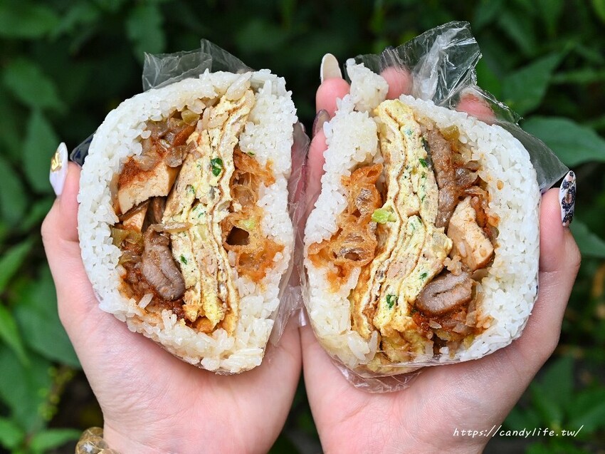 常嚐幸福肉排飯糰｜台中巨無霸飯糰再一間！配料塞爆，吃完一顆飽兩餐 - 糖糖's 享食生活