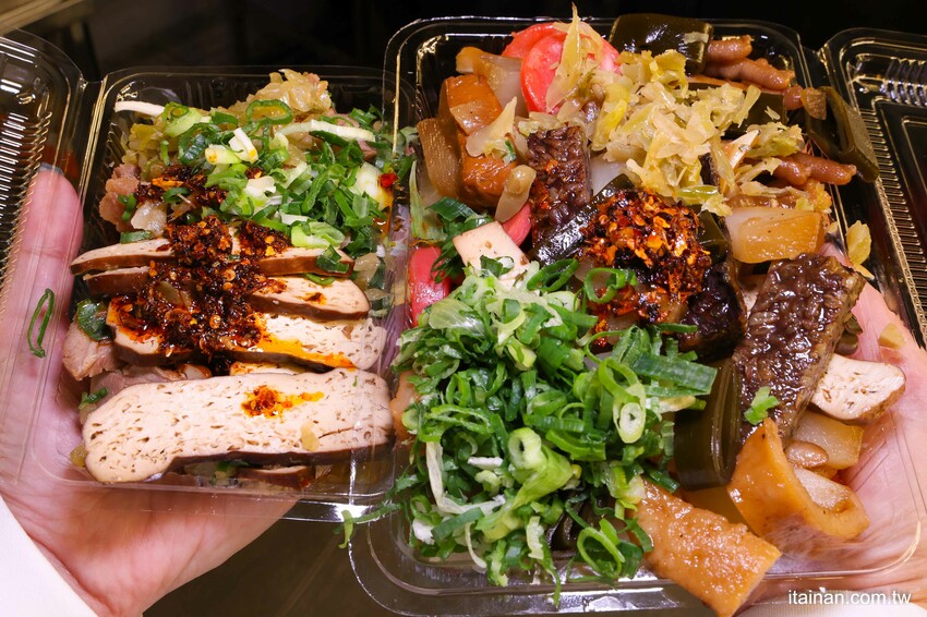 只要10元起就能吃到!黃昏市場裡藏王品主廚美食,用滷油雞的滷汁滷出的港式滷味,香氣獨特「金福記港式滷味油雞」每日限量,晚來吃不到|台南尚青黃昏市場|崇義黃昏市場 - 台南好Food遊