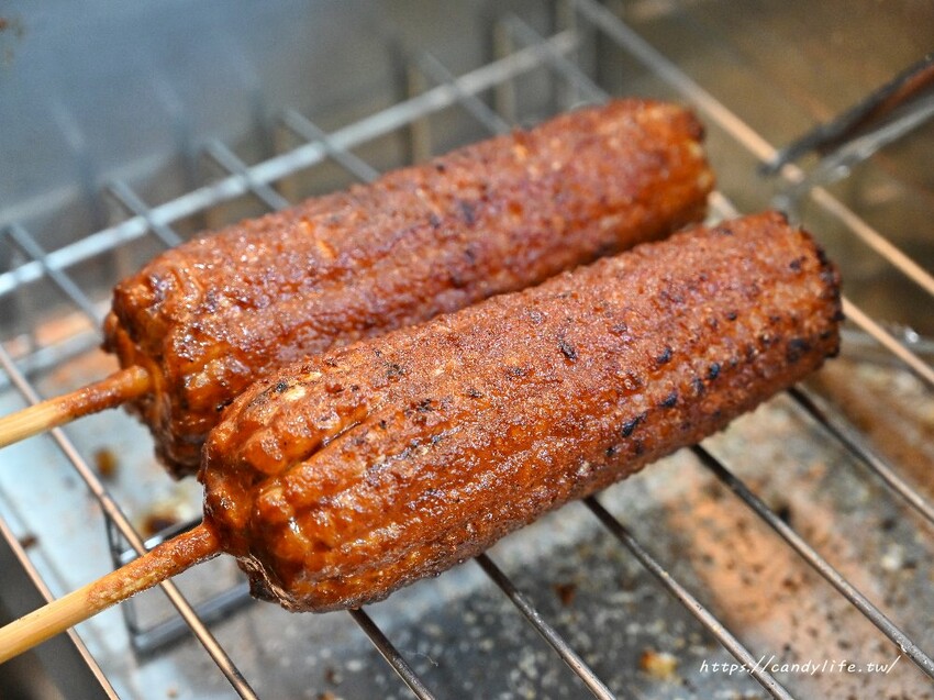 炳叔烤玉米｜台中必吃烤玉米推薦！六種口味任你選，在一中商圈也吃得到人氣烤玉米 - 糖糖's 享食生活