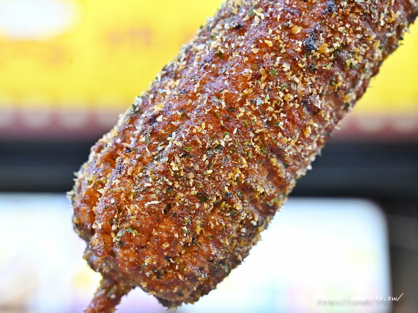 炳叔烤玉米｜台中必吃烤玉米推薦！六種口味任你選，在一中商圈也吃得到人氣烤玉米 - 糖糖's 享食生活