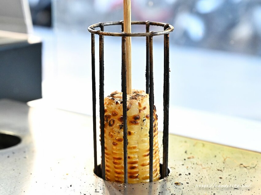 炳叔烤玉米｜台中必吃烤玉米推薦！六種口味任你選，在一中商圈也吃得到人氣烤玉米 - 糖糖's 享食生活