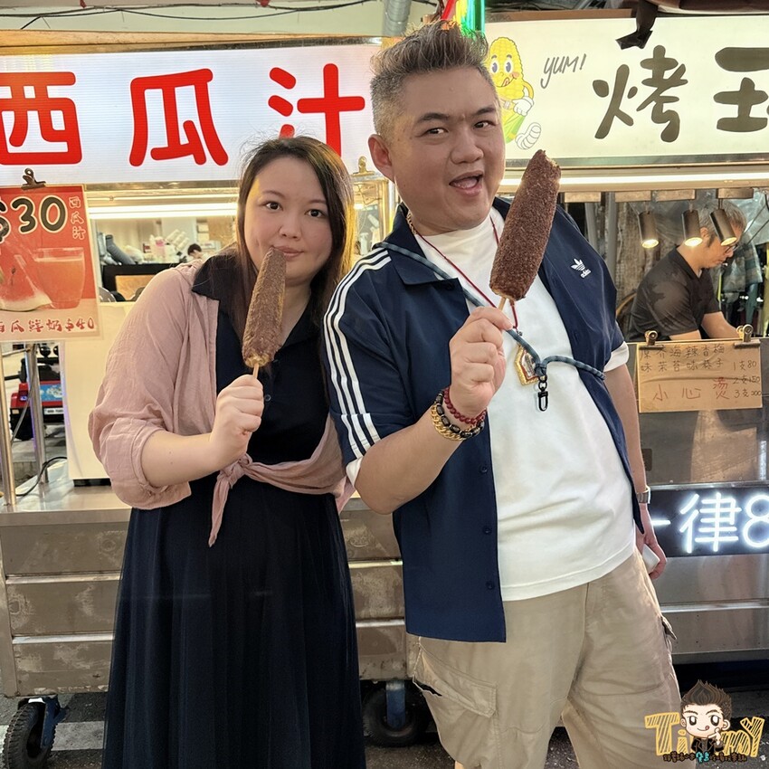 桃園市中壢區桃園中壢嵩烤玉米 這是我們在中原夜市看過最大支的烤玉米 (菜單營業時間地址電話) - 跟著踢小米吃喝玩樂趣