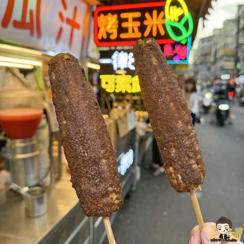 桃園市中壢區桃園中壢嵩烤玉米 這是我們在中原夜市看過最大支的烤玉米 (菜單營業時間地址電話) - 跟著踢小米吃喝玩樂趣