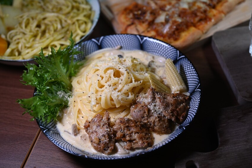 高雄美食。SYDNEY Café 雪梨咖啡 澳洲小拿鐵、義大利麵、批薩、薄餅 平價消費免服務費! - 快樂的過每一天