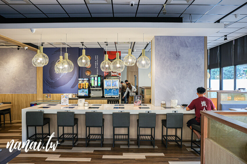 這家新開火鍋店也很猛！26種蔬食自助吧，居然有鳥蛋肉燥，蒸籠點心，雞蛋，統一布丁，中華愛玉任你吃，饗點鍋員林店