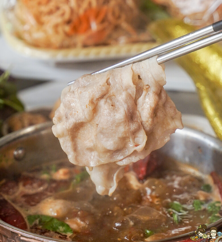 飄香超過一甲子 汕頭泉成沙茶潮鍋 高雄鐵道園區店,高雄人熟悉的汕頭扁魚鍋、澄清路美食、鄰近文山特區鍋物推薦 - 跟著尼力吃喝玩樂&親子生活