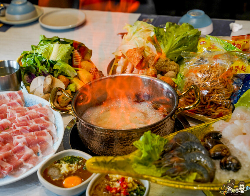 飄香超過一甲子 汕頭泉成沙茶潮鍋 高雄鐵道園區店,高雄人熟悉的汕頭扁魚鍋、澄清路美食、鄰近文山特區鍋物推薦 - 跟著尼力吃喝玩樂&親子生活