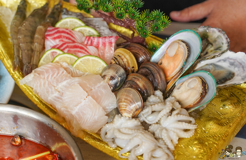 飄香超過一甲子 汕頭泉成沙茶潮鍋 高雄鐵道園區店,高雄人熟悉的汕頭扁魚鍋、澄清路美食、鄰近文山特區鍋物推薦 - 跟著尼力吃喝玩樂&親子生活