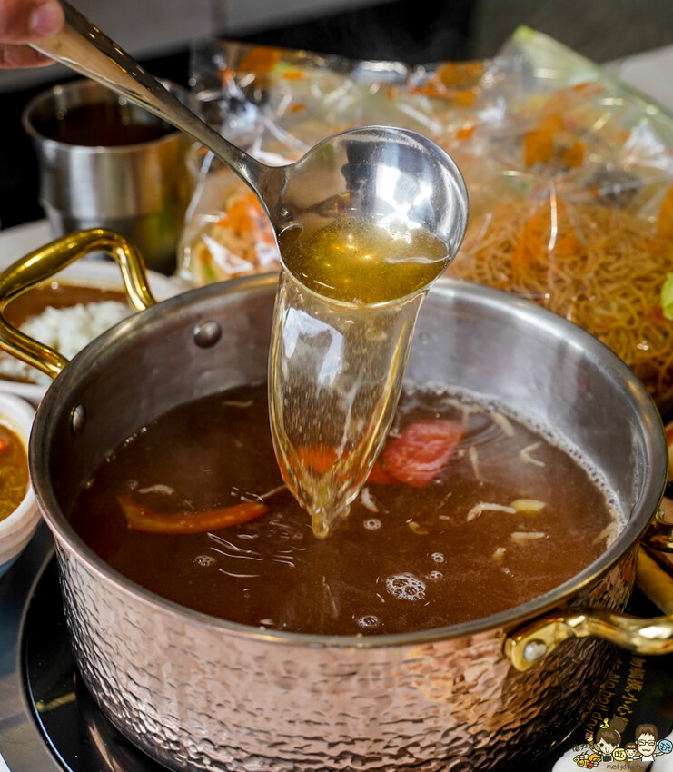 飄香超過一甲子 汕頭泉成沙茶潮鍋 高雄鐵道園區店,高雄人熟悉的汕頭扁魚鍋、澄清路美食、鄰近文山特區鍋物推薦 - 跟著尼力吃喝玩樂&親子生活