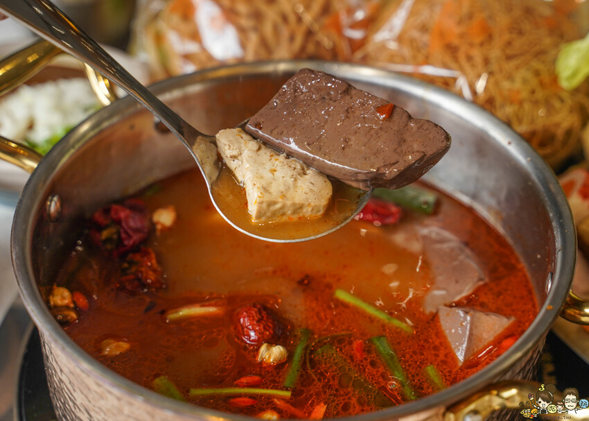 飄香超過一甲子 汕頭泉成沙茶潮鍋 高雄鐵道園區店,高雄人熟悉的汕頭扁魚鍋、澄清路美食、鄰近文山特區鍋物推薦 - 跟著尼力吃喝玩樂&親子生活