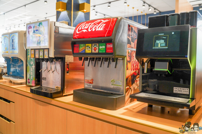 飄香超過一甲子 汕頭泉成沙茶潮鍋 高雄鐵道園區店,高雄人熟悉的汕頭扁魚鍋、澄清路美食、鄰近文山特區鍋物推薦 - 跟著尼力吃喝玩樂&親子生活