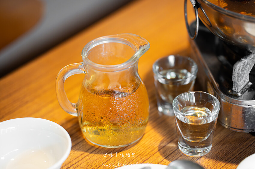 台中燒鵝_焱月燒鵝,在城堡吃燒鵝、麻油燒鵝火鍋,勤美綠園道美 台中燒鵝_焱月燒鵝,在城堡吃燒鵝、麻油燒鵝火鍋,勤美綠園道美