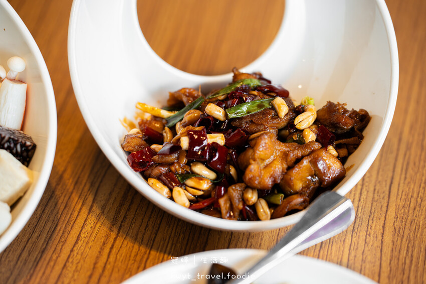 台中燒鵝_焱月燒鵝,在城堡吃燒鵝、麻油燒鵝火鍋,勤美綠園道美 台中燒鵝_焱月燒鵝,在城堡吃燒鵝、麻油燒鵝火鍋,勤美綠園道美