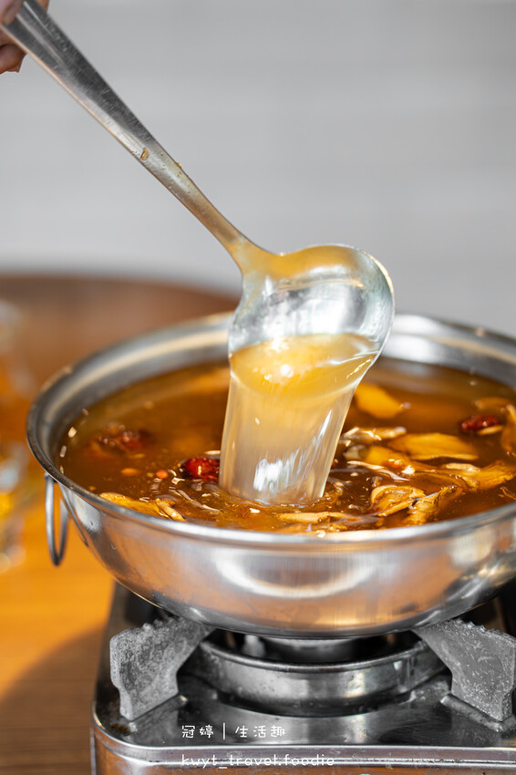 台中燒鵝_焱月燒鵝,在城堡吃燒鵝、麻油燒鵝火鍋,勤美綠園道美 台中燒鵝_焱月燒鵝,在城堡吃燒鵝、麻油燒鵝火鍋,勤美綠園道美