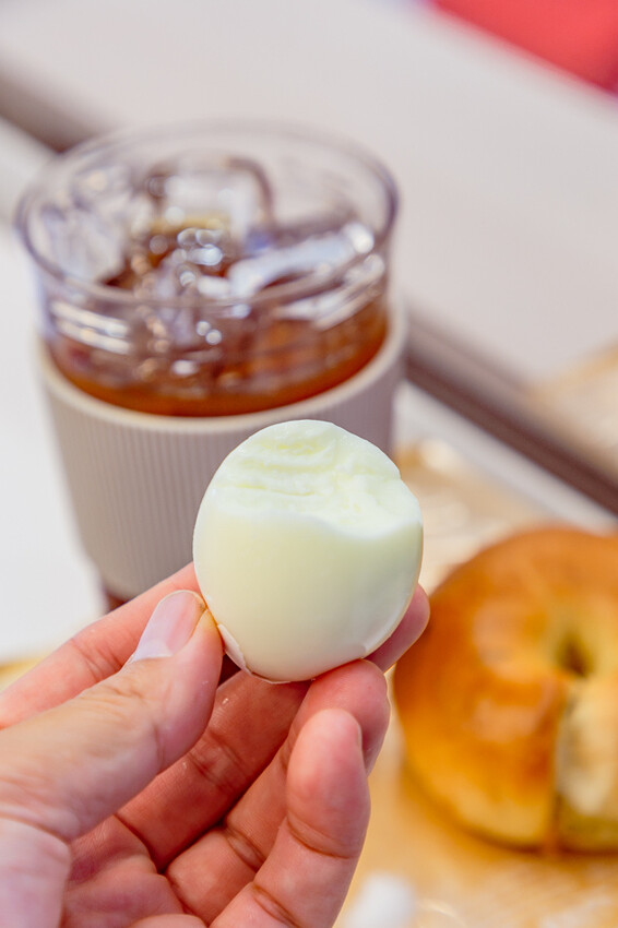 韓國「아아」冰美式風潮！高雄阿啊咖啡輕美式 特色貝果菜單一次看。