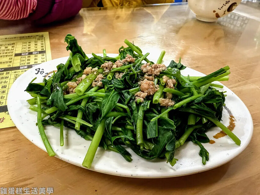 【新竹食記】中央大街餃子王 - 東北酸白菜餃子外皮Q彈內餡超