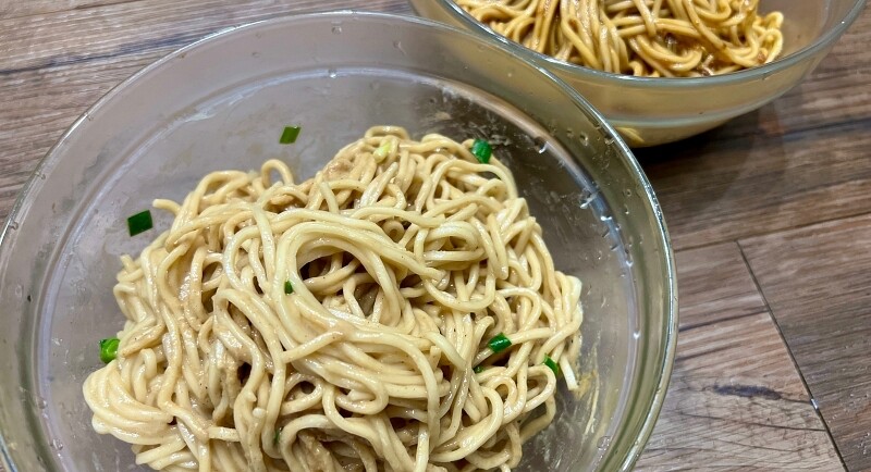 宜蘭必訪老店!1942年創立「信利號阿塗貓耳朵」,必吃Q彈貓耳朵米粉。