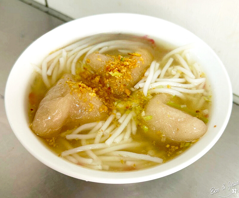 宜蘭必訪老店!1942年創立「信利號阿塗貓耳朵」,必吃Q彈貓耳朵米粉。