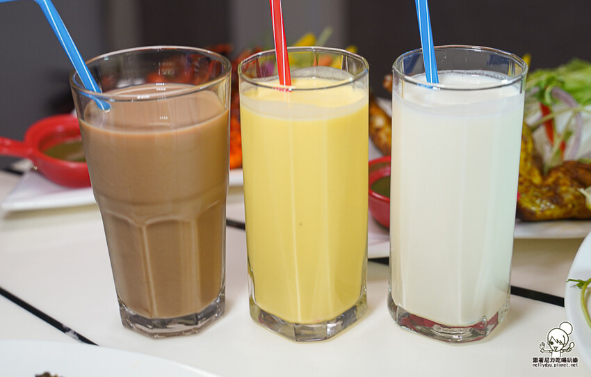 高雄美術館最強的 都瓦哩印度廚房酒館旗艦店，全部都是印度籍主廚現點製作、道地印度餐點、連印度人都大讚 - 跟著尼力吃喝玩樂＆親子生活