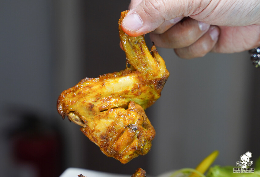 高雄美術館最強的 都瓦哩印度廚房酒館旗艦店，全部都是印度籍主廚現點製作、道地印度餐點、連印度人都大讚 - 跟著尼力吃喝玩樂＆親子生活