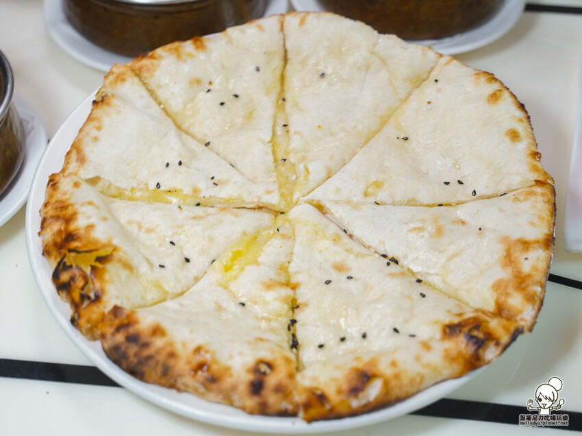 高雄美術館最強的 都瓦哩印度廚房酒館旗艦店，全部都是印度籍主廚現點製作、道地印度餐點、連印度人都大讚 - 跟著尼力吃喝玩樂＆親子生活